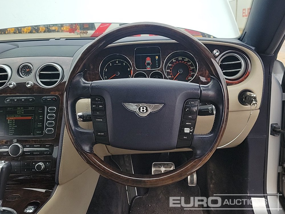 Coche 2006 Bentley Continental: foto 33
