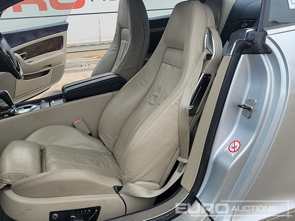 Coche 2006 Bentley Continental: foto 29