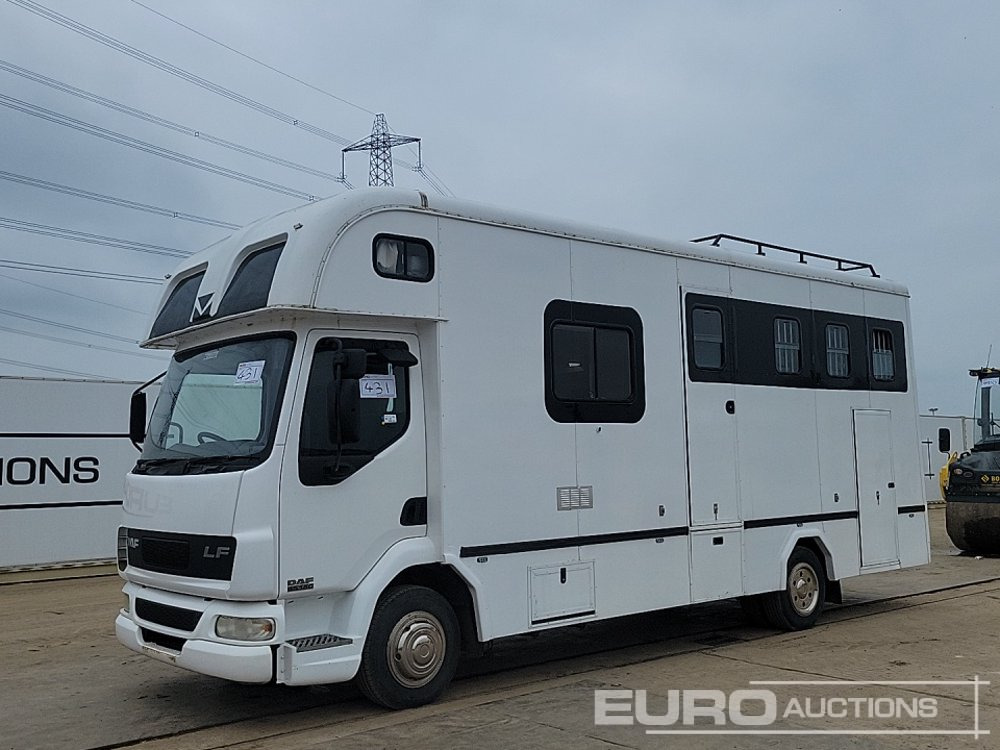 2006 DAF LF45.150 - Camión transporte de ganado: foto 1 2006 DAF LF45.150 - Camión transporte de ganado: foto 1