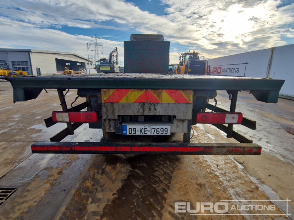 2009 Volvo 6x2 Flat Bed Lorry, Rear Lift, Manual Gearbox - Camión caja abierta: foto 4 2009 Volvo 6x2 Flat Bed Lorry, Rear Lift, Manual Gearbox - Camión caja abierta: foto 4