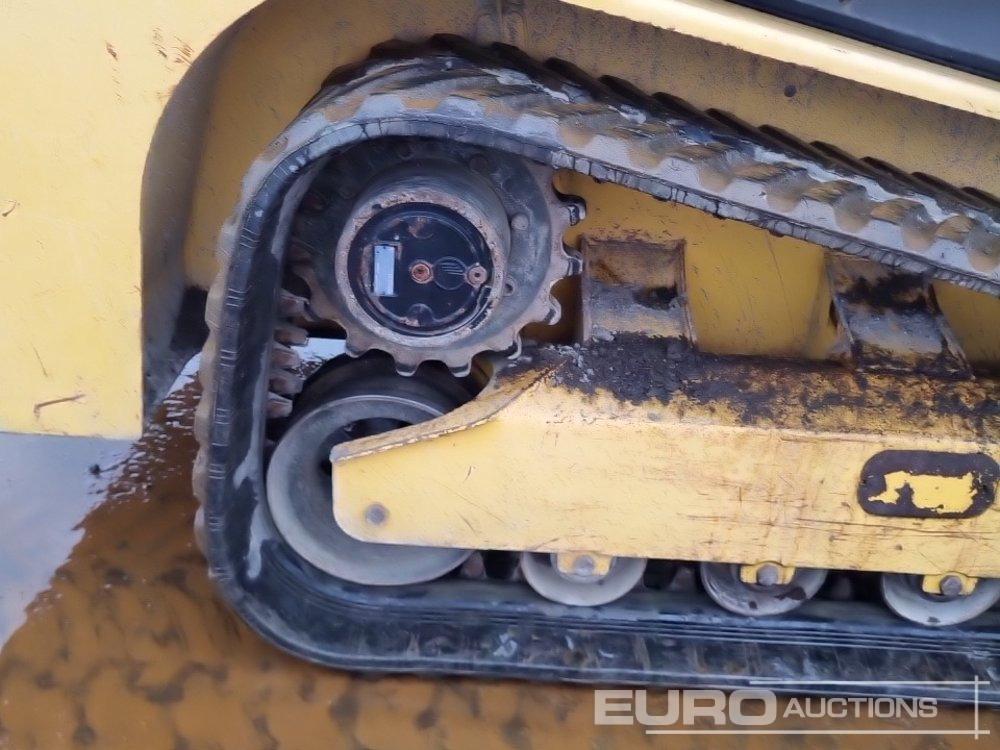 Minicargadora 2012 Gehl RT210: foto 15