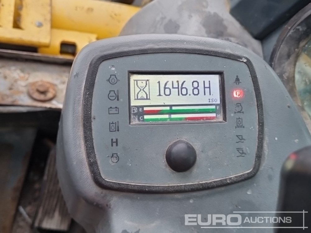 Minicargadora 2012 Gehl RT210: foto 35