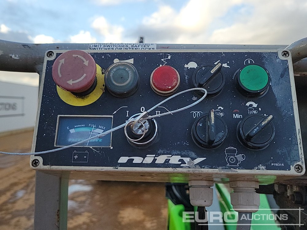 Plataforma articulada 2014 Niftylift HR12NDE: foto 28 Plataforma articulada 2014 Niftylift HR12NDE: foto 28