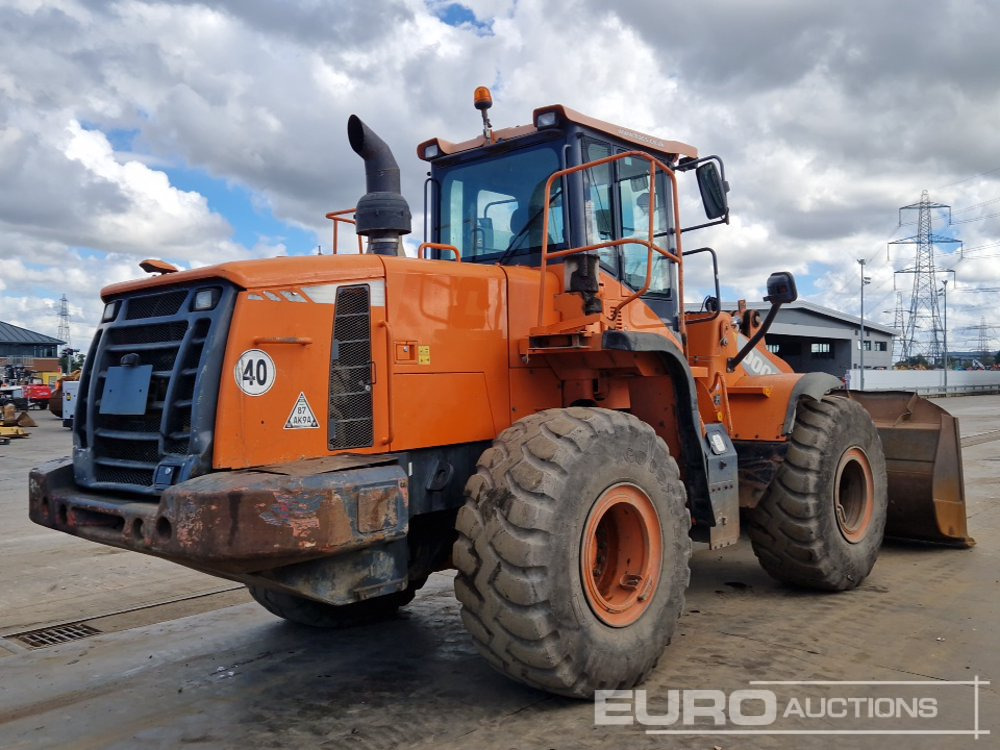 2015 Doosan DL300-3 - Cargadora de ruedas: foto 5 2015 Doosan DL300-3 - Cargadora de ruedas: foto 5