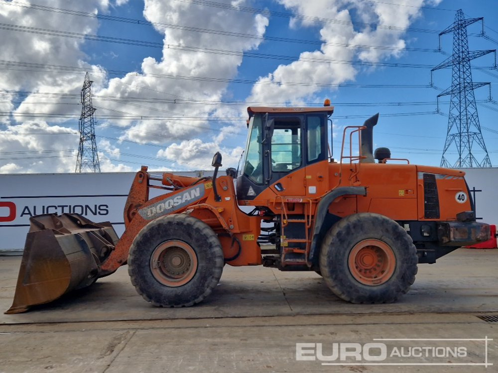2015 Doosan DL300-3 - Cargadora de ruedas: foto 2 2015 Doosan DL300-3 - Cargadora de ruedas: foto 2