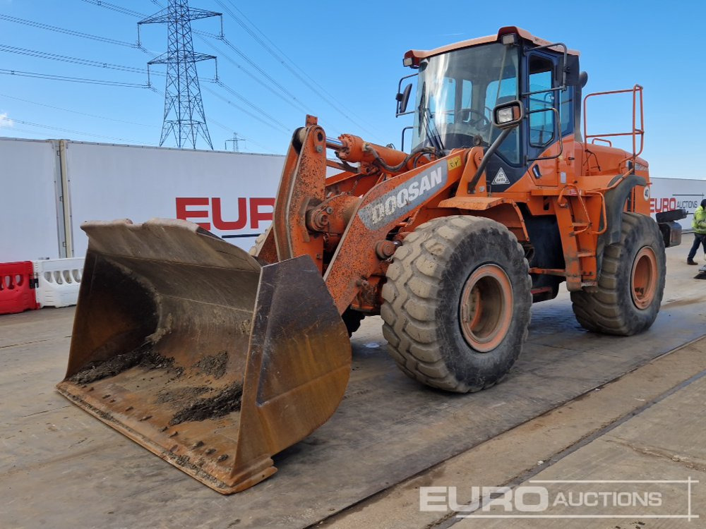 2015 Doosan DL300-3 - Cargadora de ruedas: foto 1 2015 Doosan DL300-3 - Cargadora de ruedas: foto 1