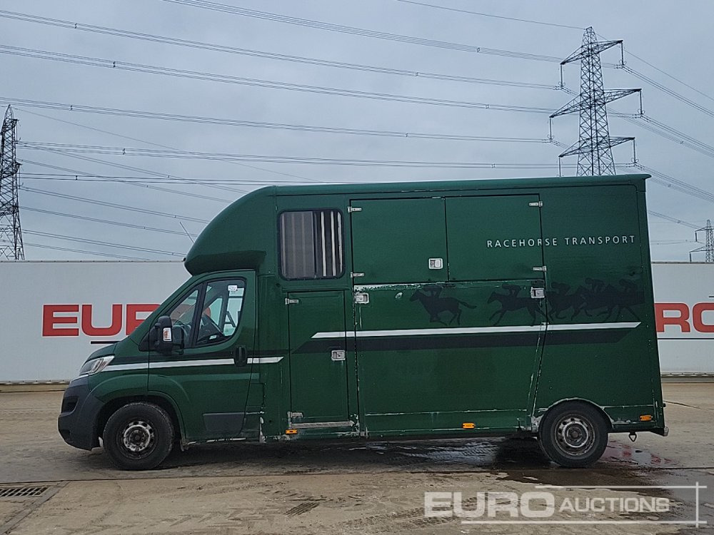 2015 Fiat Ducato 35 Multijet - Camión transporte de ganado: foto 2 2015 Fiat Ducato 35 Multijet - Camión transporte de ganado: foto 2