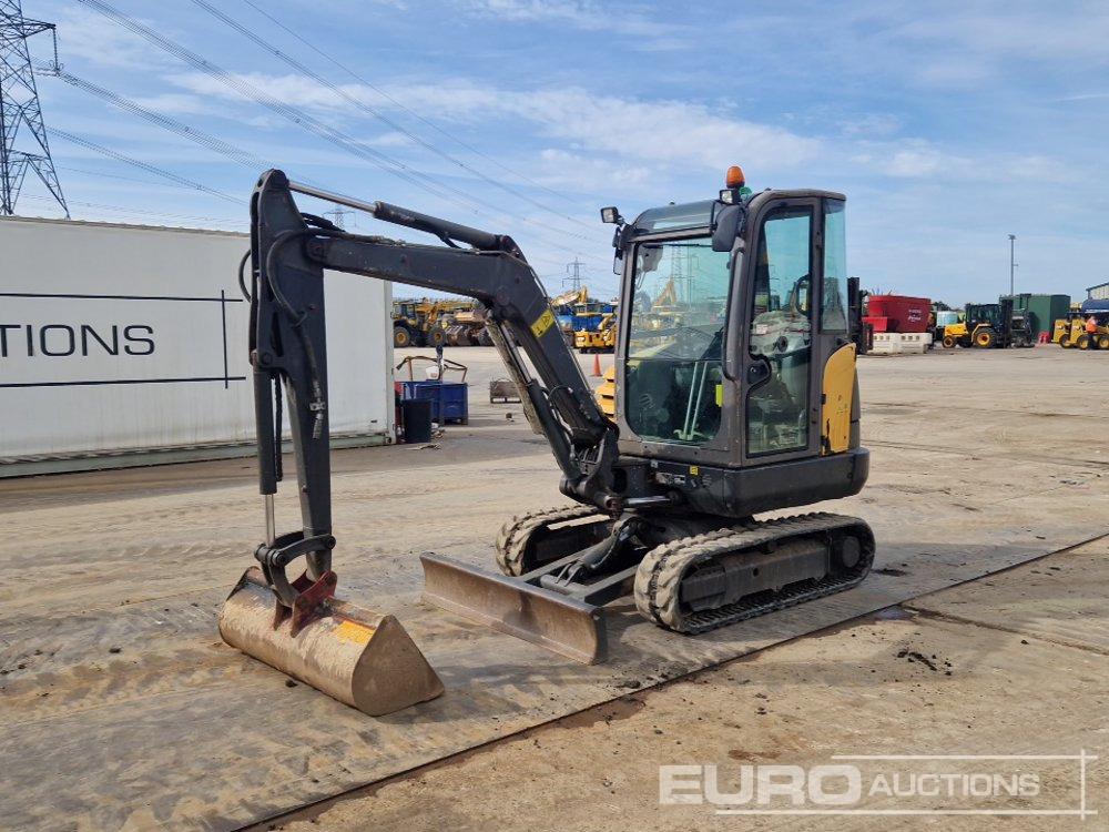 2015 Volvo EC27C - Miniexcavadora: foto 1 2015 Volvo EC27C - Miniexcavadora: foto 1
