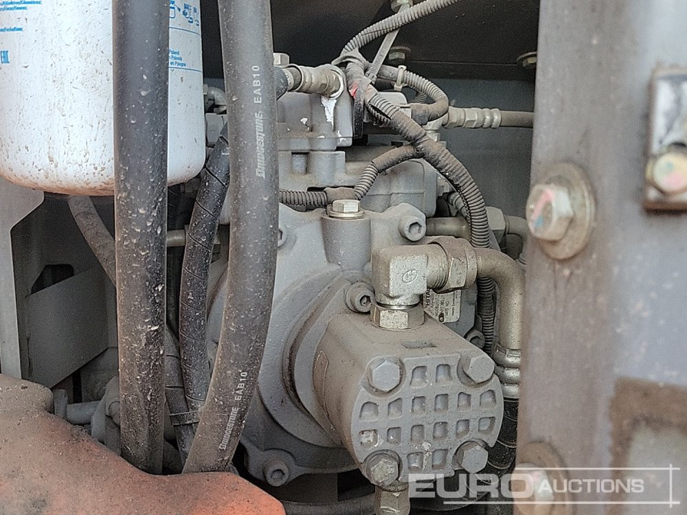 Excavadora de cadenas 2018 Hitachi ZX135US-6: foto 34