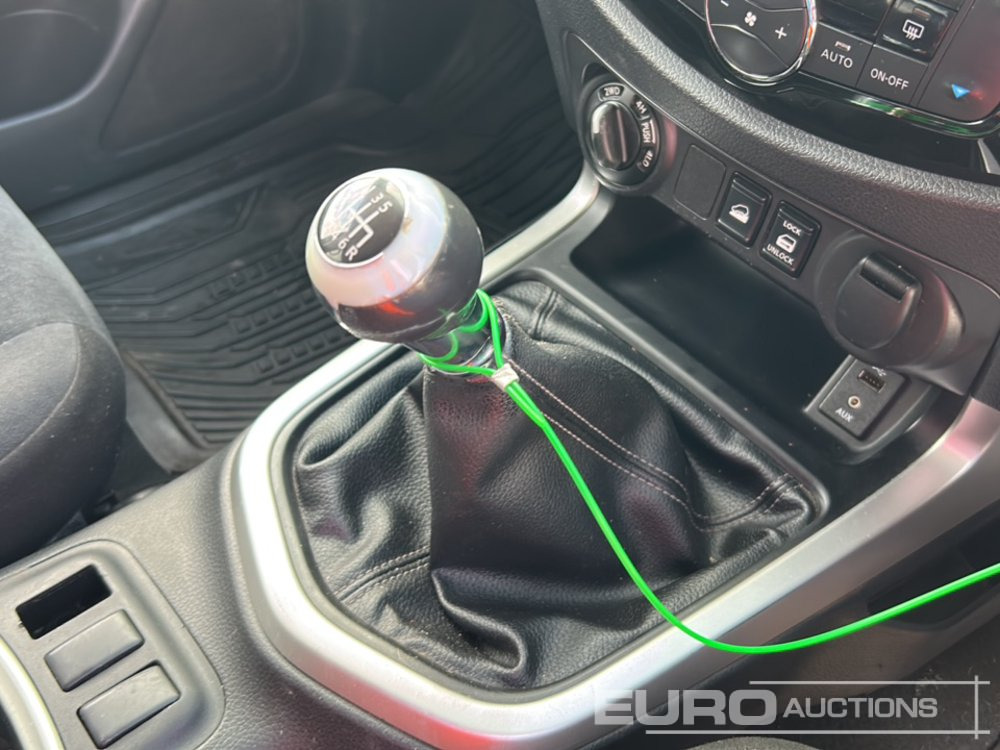 Pick-up 2018 Nissan Navara: foto 25 Pick-up 2018 Nissan Navara: foto 25