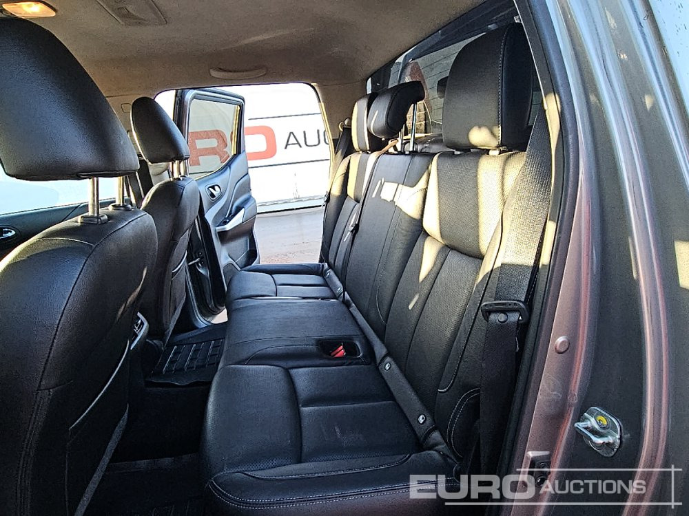 Pick-up 2019 Nissan Navara: foto 15 Pick-up 2019 Nissan Navara: foto 15