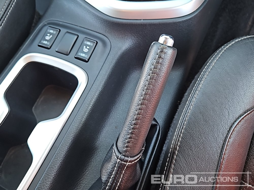 Pick-up 2019 Nissan Navara: foto 28 Pick-up 2019 Nissan Navara: foto 28