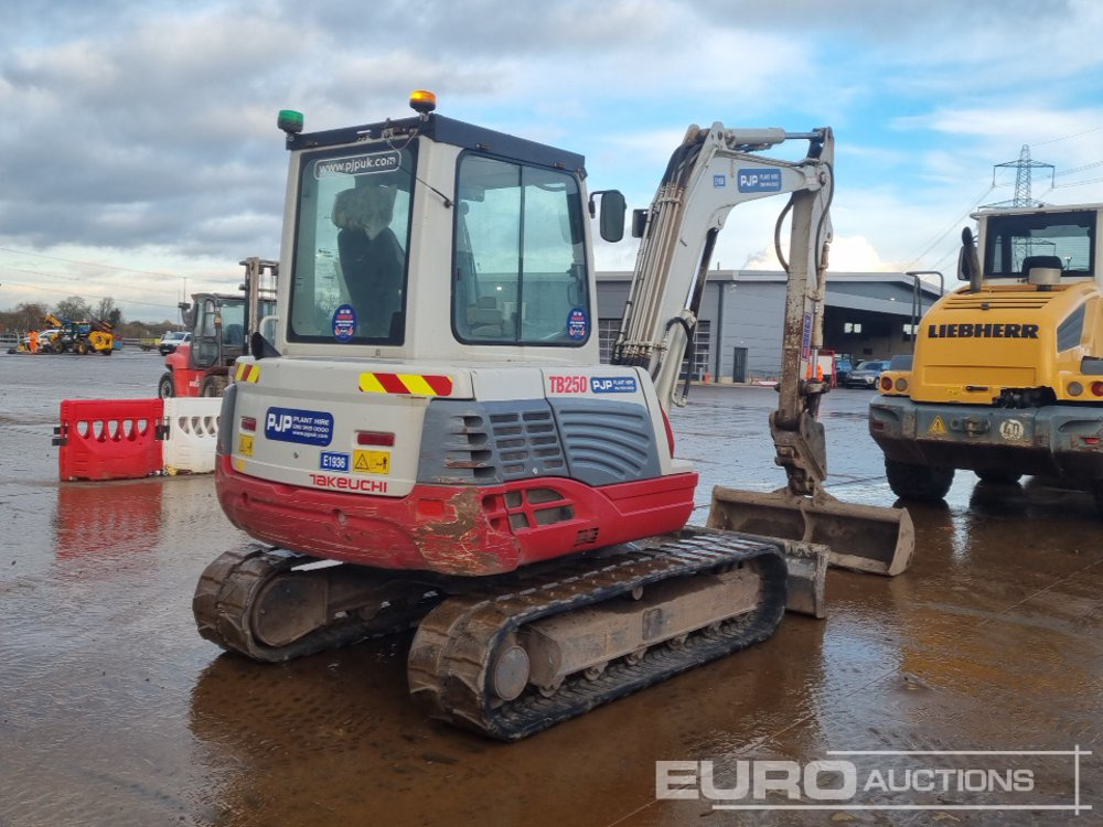 2019 Takeuchi TB250 - Miniexcavadora: foto 5 2019 Takeuchi TB250 - Miniexcavadora: foto 5