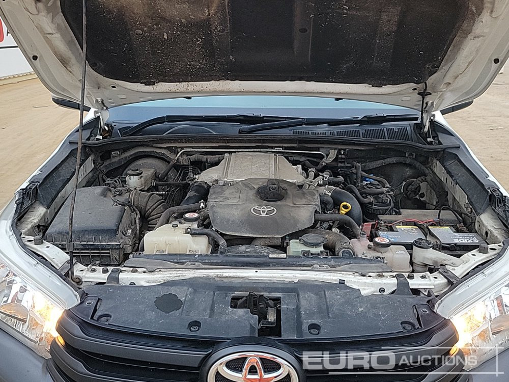 Pick-up 2020 Toyota Hilux Active: foto 13