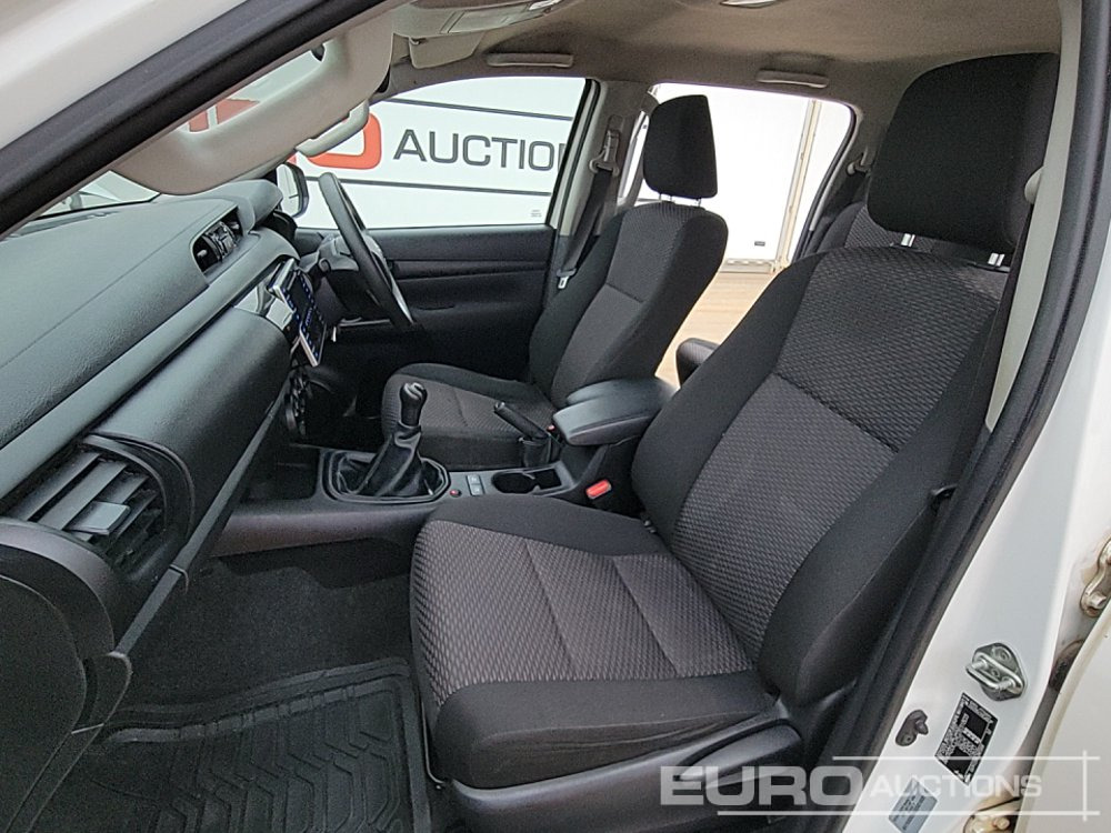 Pick-up 2020 Toyota Hilux Active: foto 27