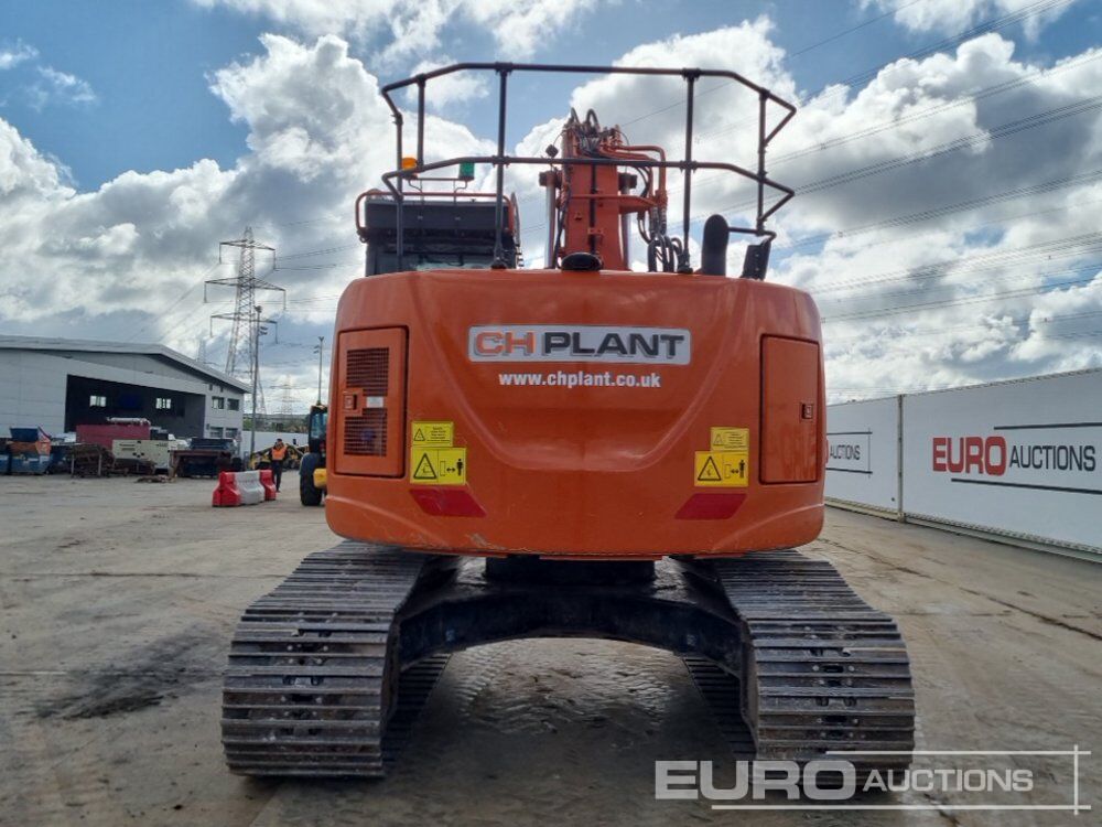2021 Hitachi ZX225USLC-6 - Excavadora de cadenas: foto 4 2021 Hitachi ZX225USLC-6 - Excavadora de cadenas: foto 4