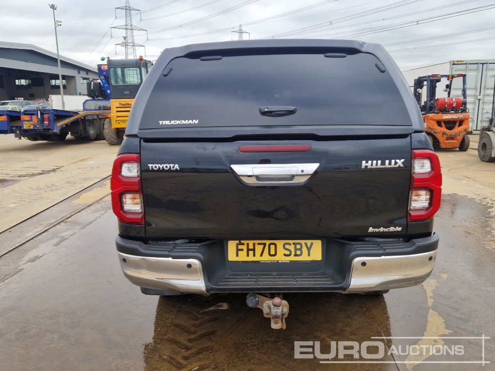 2021 Toyota Hilux Invincible - Pick-up: foto 4 2021 Toyota Hilux Invincible - Pick-up: foto 4