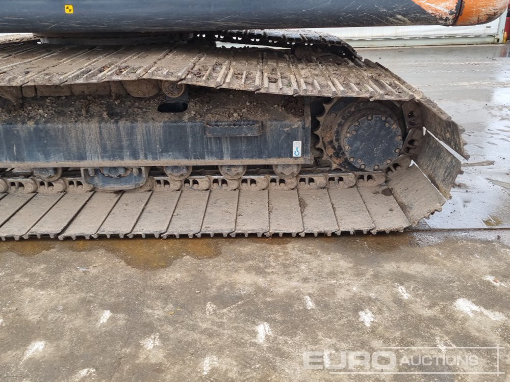 Excavadora de cadenas 2022 Hitachi ZX220LC: foto 24