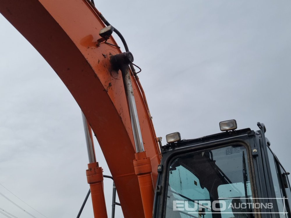 Excavadora de cadenas 2022 Hitachi ZX220LC: foto 36