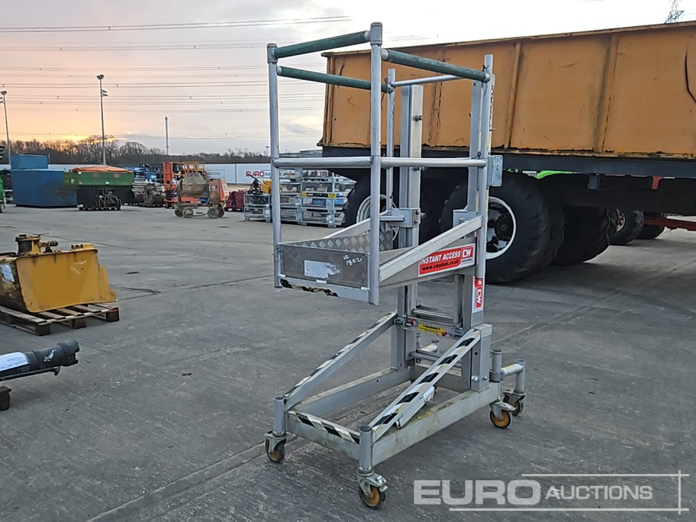 Ability Wheeled Aluminium Vertical Lift Platform - Equipo de construcción: foto 1 Ability Wheeled Aluminium Vertical Lift Platform - Equipo de construcción: foto 1