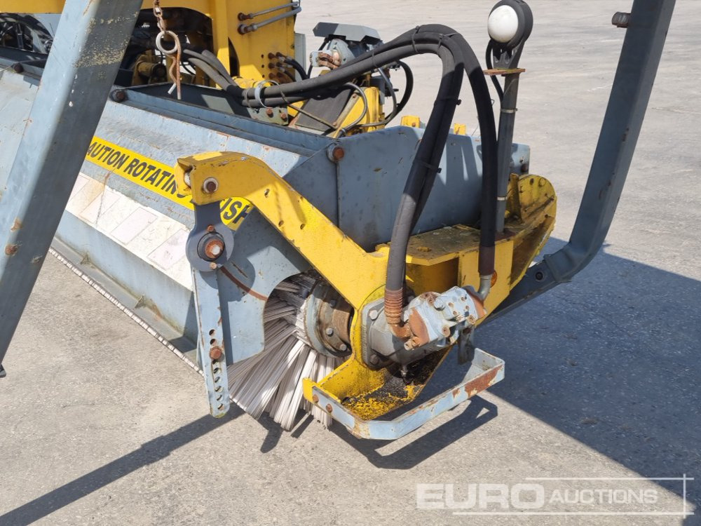 Soplador de nieve Bucher Schorling P21 Single Axle Runway Sweeper, Snow Clearing Brush, Snow Blower, Dryer: foto 21