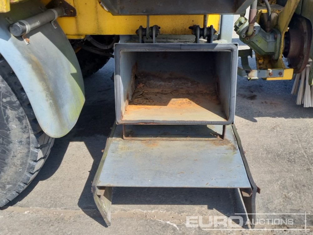 Soplador de nieve Bucher Schorling P21 Single Axle Runway Sweeper, Snow Clearing Brush, Snow Blower, Dryer: foto 14