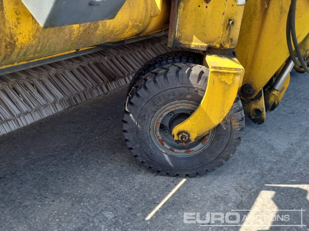 Soplador de nieve Bucher Schorling P21 Single Axle Runway Sweeper, Snow Clearing Brush, Snow Blower, Dryer: foto 9