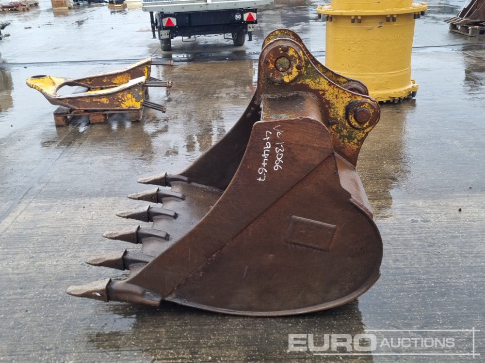 CAT 48" Digging Bucket 65mm Pin to suit 13 Ton Excavator - Cazo: foto 2 CAT 48" Digging Bucket 65mm Pin to suit 13 Ton Excavator - Cazo: foto 2