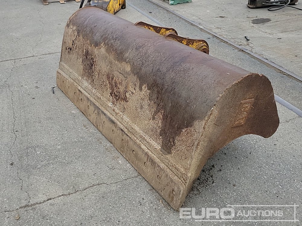 CAT 82" Ditching Bucket 80mm Pin to suit 20 Ton Excavator - Cazo: foto 5 CAT 82" Ditching Bucket 80mm Pin to suit 20 Ton Excavator - Cazo: foto 5