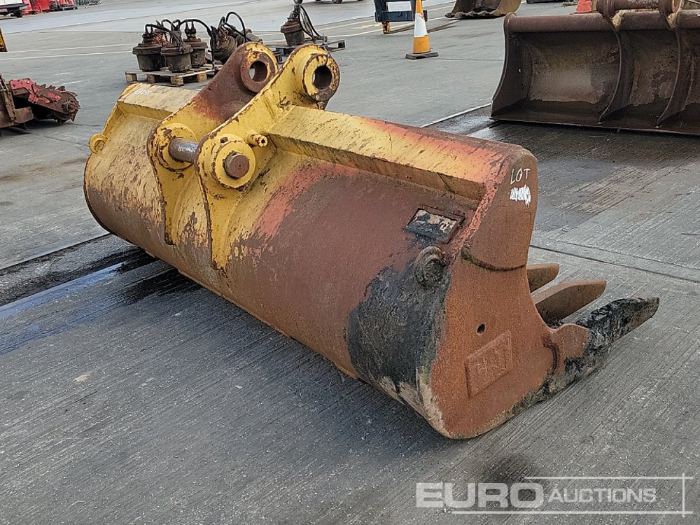 CAT 94" Ditching Bucket 80mm Pin to suit 20 Ton Excavator - Cazo: foto 5 CAT 94" Ditching Bucket 80mm Pin to suit 20 Ton Excavator - Cazo: foto 5