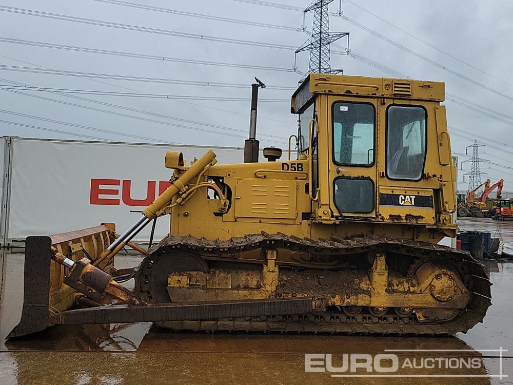 CAT D5B - Bulldozer: foto 2 CAT D5B - Bulldozer: foto 2