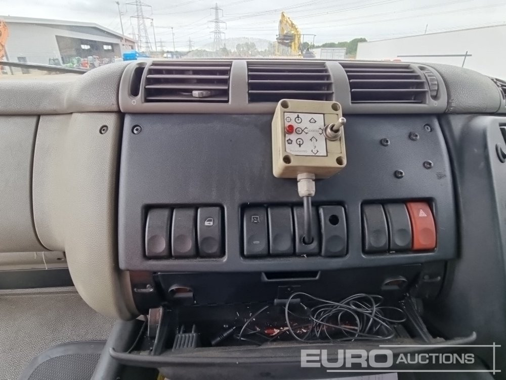 Cabeza tractora DAF CF85.380: foto 28
