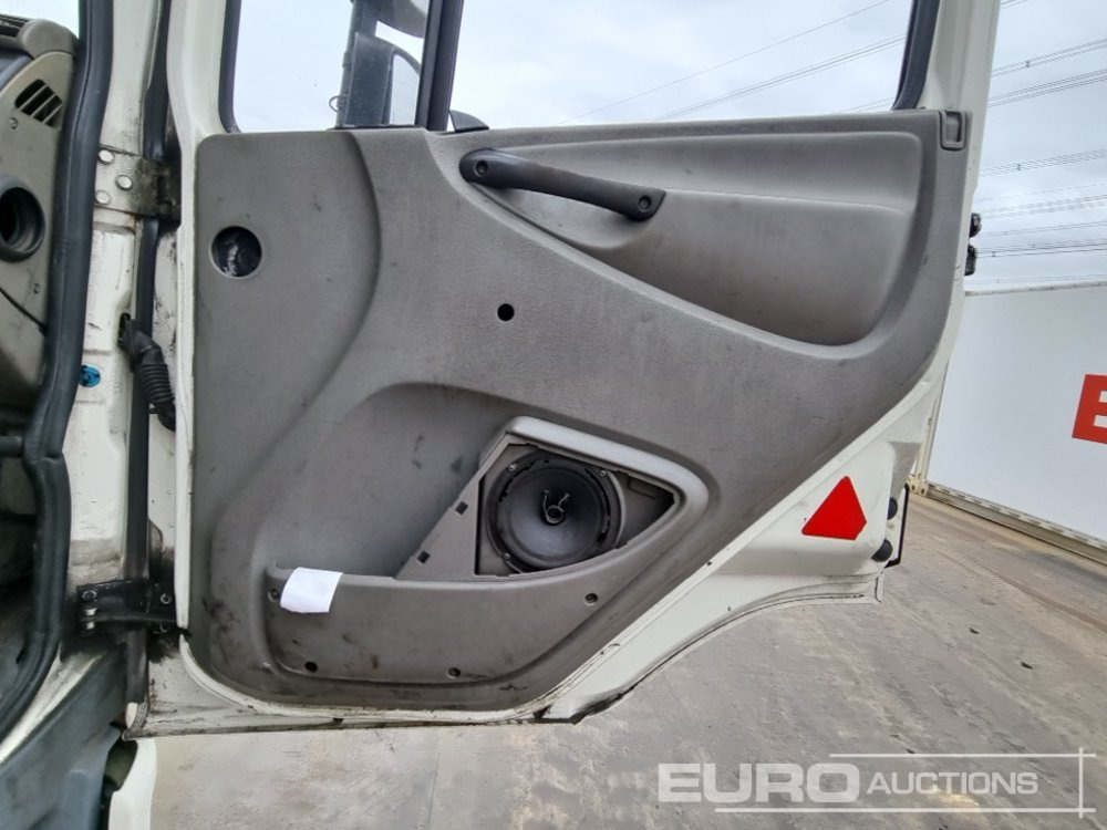 Cabeza tractora DAF CF85.380: foto 30