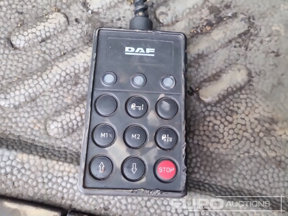 Cabeza tractora DAF CF85.380: foto 38