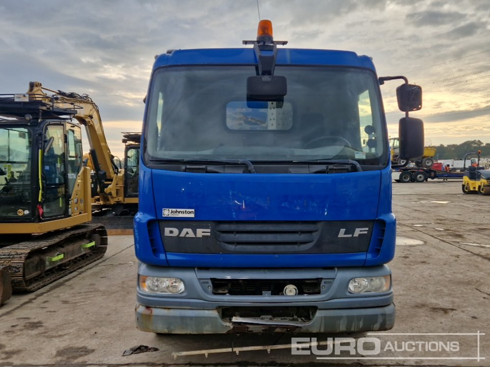 Barredora vial DAF LF55.160: foto 8