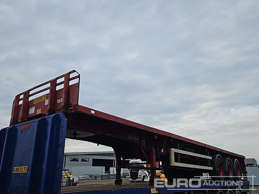 Dennison Trailers Tri Axle Extendable Flat Bed Trailer - Semirremolque plataforma/ Caja abierta: foto 1 Dennison Trailers Tri Axle Extendable Flat Bed Trailer - Semirremolque plataforma/ Caja abierta: foto 1