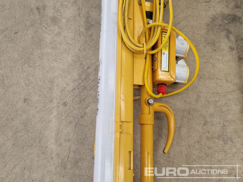 Equipo de construcción Elite/Nightsearcher 110/240 Volt LED Tripod Work Light (2 of): foto 11
