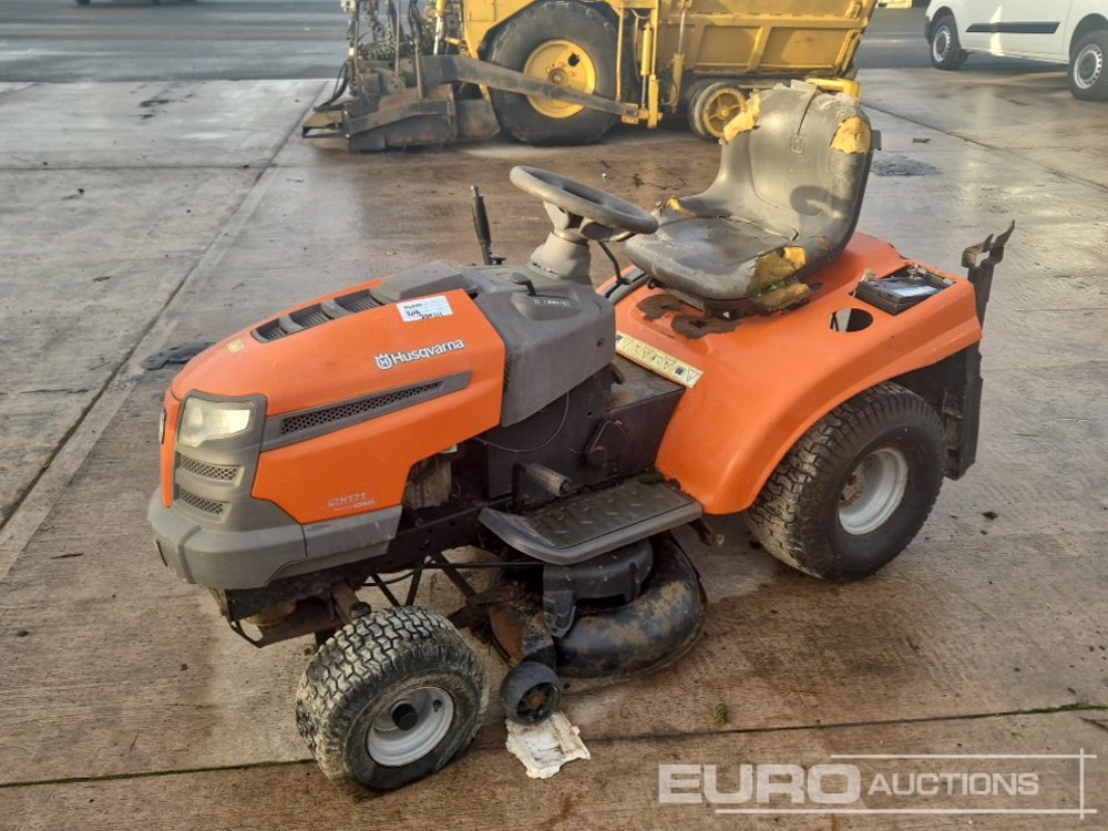 Husqvarna Petrol Ride on Lawnmower (Non Runner) - Cortacésped: foto 1 Husqvarna Petrol Ride on Lawnmower (Non Runner) - Cortacésped: foto 1
