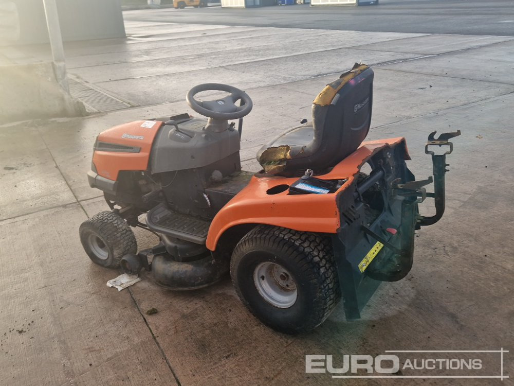 Husqvarna Petrol Ride on Lawnmower (Non Runner) - Cortacésped: foto 2 Husqvarna Petrol Ride on Lawnmower (Non Runner) - Cortacésped: foto 2