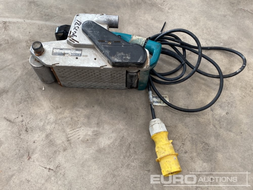 Makita GA9020, Bosch GWS1125 110 Volt Grinders & Makita 9404 110 Volt Belt Sander (3 of) - Equipo de construcción: foto 4 Makita GA9020, Bosch GWS1125 110 Volt Grinders & Makita 9404 110 Volt Belt Sander (3 of) - Equipo de construcción: foto 4