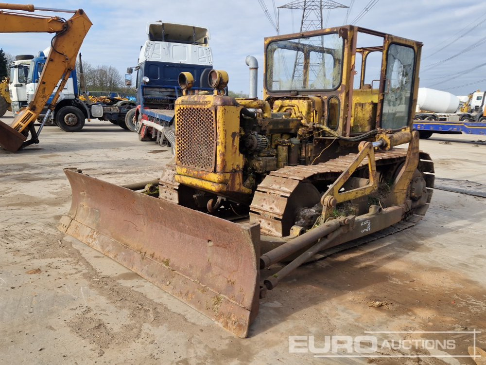 CAT D4C - Maquinaria de construcción: foto 1 CAT D4C - Maquinaria de construcción: foto 1