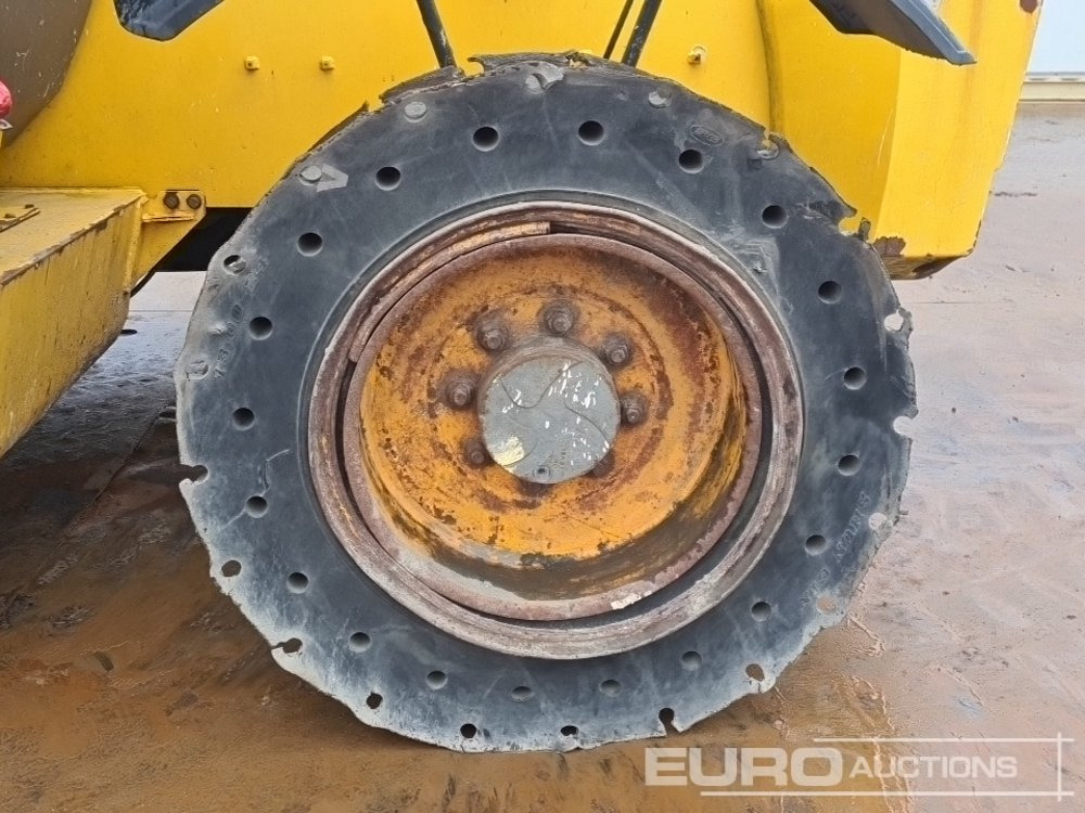 Manipulador telescópico New Holland LM1345: foto 10 Manipulador telescópico New Holland LM1345: foto 10