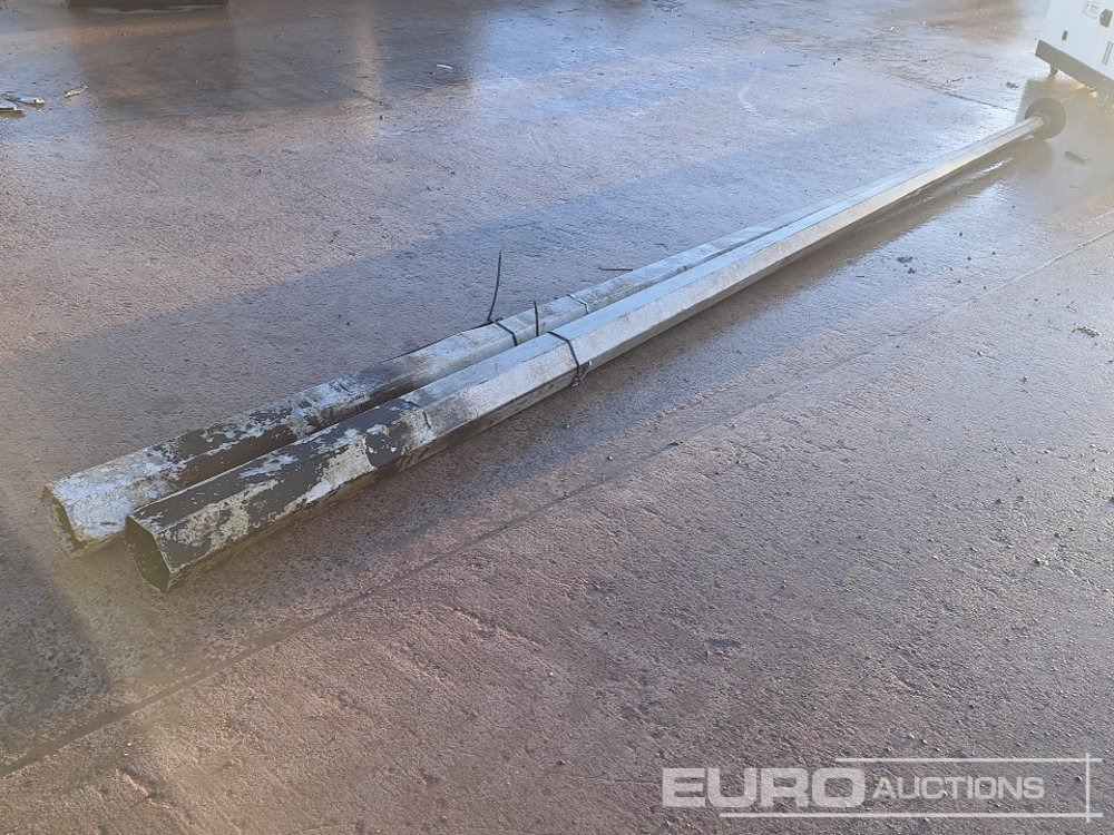 Lamp Posts (2 of) - Otros maquinaria: foto 1 Lamp Posts (2 of) - Otros maquinaria: foto 1