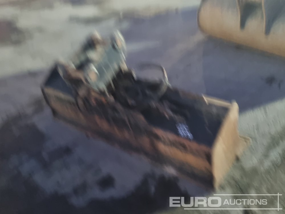 Strickland 72" Hydraulic Tilting Bucket 50mm Pin to suit 6-8 Ton Excavator - Cazo: foto 5 Strickland 72" Hydraulic Tilting Bucket 50mm Pin to suit 6-8 Ton Excavator - Cazo: foto 5