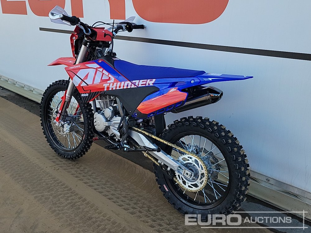 Unused 2025 Apollo Thunder 250cc Motorcross Bike, 21" Front, 18" Rear Tyres, Electric Start, Air Cooled, Hydraulic Suspension, Disc Brakes, Lighting Kit (UNASSEMBLED) - Motocicleta: foto 3 Unused 2025 Apollo Thunder 250cc Motorcross Bike, 21" Front, 18" Rear Tyres, Electric Start, Air Cooled, Hydraulic Suspension, Disc Brakes, Lighting Kit (UNASSEMBLED) - Motocicleta: foto 3