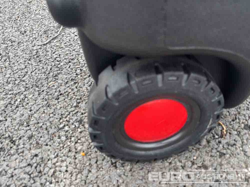 Tanque de almacenamiento Unused Emiliana Serbatoi 55 Litre Diesel Caddy: foto 8 Tanque de almacenamiento Unused Emiliana Serbatoi 55 Litre Diesel Caddy: foto 8