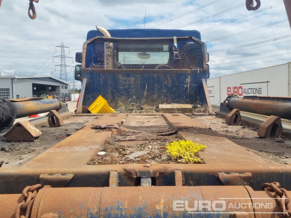 Camión portacontenedor de cadenas Volvo 4x2 Skip Loader Lorry, Extendable Arms, Manual Gearbox (Reg. Docs. & Plating Certificate Available): foto 17