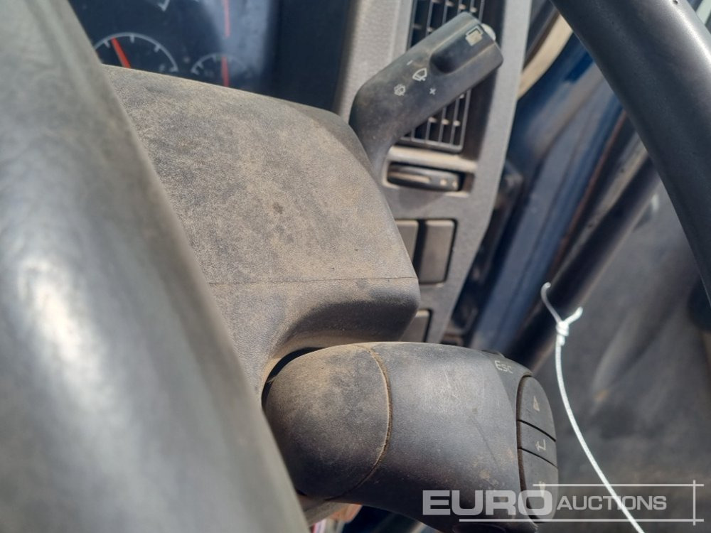 Camión portacontenedor de cadenas Volvo 4x2 Skip Loader Lorry, Extendable Arms, Manual Gearbox (Reg. Docs. & Plating Certificate Available): foto 35