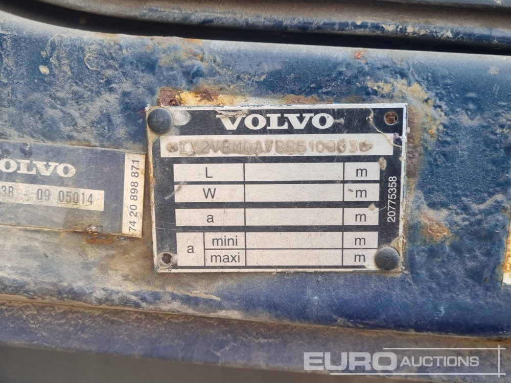 Camión portacontenedor de cadenas Volvo 4x2 Skip Loader Lorry, Extendable Arms, Manual Gearbox (Reg. Docs. & Plating Certificate Available): foto 41