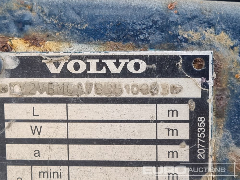 Camión portacontenedor de cadenas Volvo 4x2 Skip Loader Lorry, Extendable Arms, Manual Gearbox (Reg. Docs. & Plating Certificate Available): foto 42